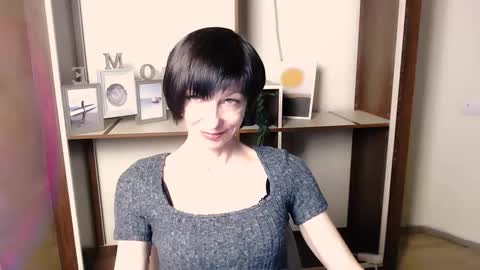 Snapshot of angelinalov_ chatting on 11/28/25, 10:18 Angelina online show from 11/28/25, 10:18