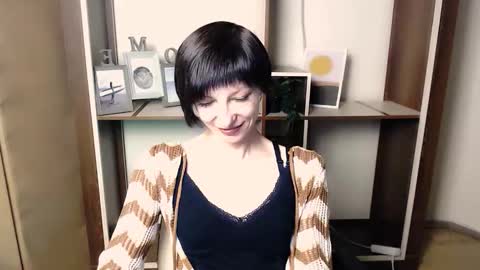 Snapshot of angelinalov_ chatting on 12/03/25, 08:23 Angelina online show from 12/03/25, 08:23