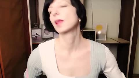 Angelina online show from 01/17/26, 12:21