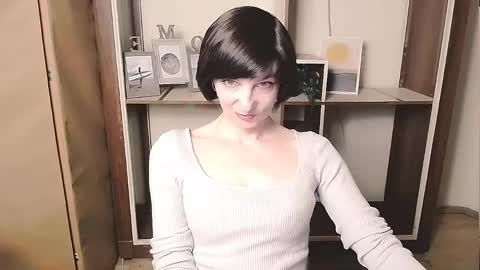 Snapshot of angelinalov_ chatting on 05/05/26, 08:22 Angelina online show from 05/05/26, 08:22