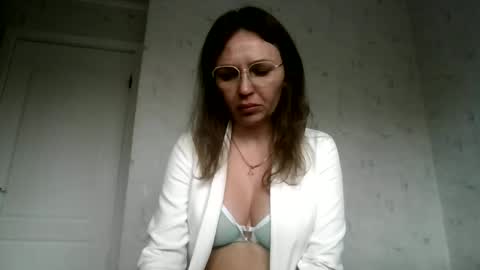 angelinalove28 online show from 04/04/26, 07:50