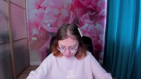 Snapshot of angelinalow chatting on 03/12/25, 06:40 AngelinaLow online show from 03/12/25, 06:40