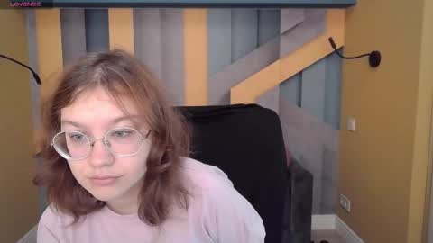 Snapshot of angelinalow chatting on 11/02/25, 06:27 AngelinaLow online show from 11/02/25, 06:27