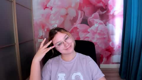 AngelinaLow online show from 03/06/26, 01:18