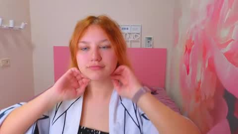 AngelinaLow online show from 04/18/26, 11:25