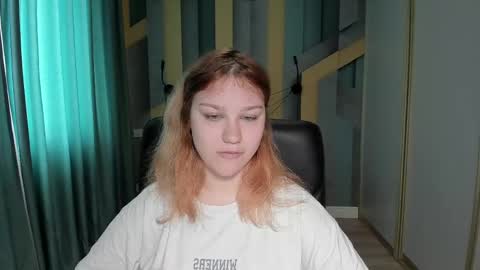 Snapshot of angelinalow chatting on 04/30/26, 11:27 AngelinaLow online show from 04/30/26, 11:27