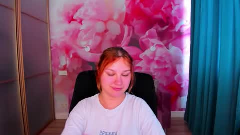 Snapshot of angelinalow chatting on 05/05/26, 11:29 AngelinaLow online show from 05/05/26, 11:29