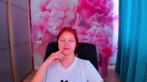 Snapshot of angelinalow chatting on 05/30/26, 11:29 AngelinaLow online show from 05/30/26, 11:29
