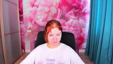 Snapshot of angelinalow chatting on 06/07/26, 05:33 AngelinaLow online show from 06/07/26, 05:33