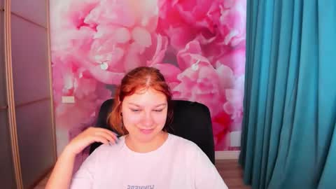 Snapshot of angelinalow chatting on 06/09/26, 11:55 AngelinaLow online show from 06/09/26, 11:55