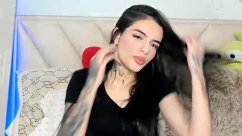 Angeline Smith  online show from 02/11/25, 06:40