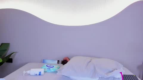 Angeline online show from 03/26/26, 08:14