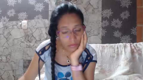 Snapshot of angelitaa_hot chatting on 12/14/24, 10:45 angela online show from 12/14/24, 10:45