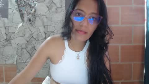 Snapshot of angelitaa_hot chatting on 02/01/25, 05:16 angela online show from 02/01/25, 05:16