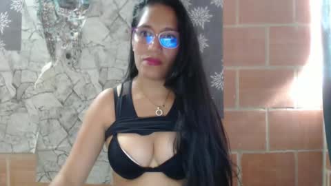 Snapshot of angelitaa_hot chatting on 02/04/25, 09:10 angela online show from 02/04/25, 09:10