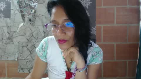 Snapshot of angelitaa_hot chatting on 02/13/25, 03:03 angela online show from 02/13/25, 03:03