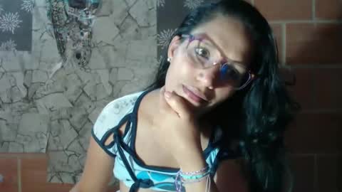 Snapshot of angelitaa_hot chatting on 02/20/25, 02:40 angela online show from 02/20/25, 02:40