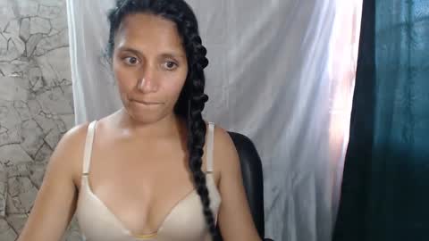Snapshot of angelitaa_hot chatting on 09/30/25, 10:15 angela online show from 09/30/25, 10:15