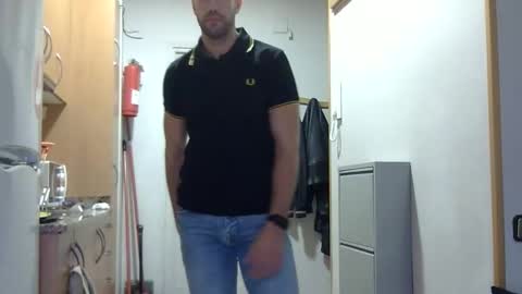 Snapshot of angell102890 chatting on 10/01/25, 12:33 angell102890 online show from 10/01/25, 12:33