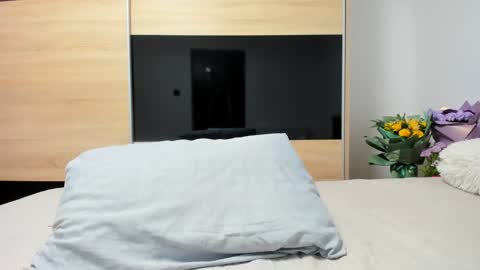 Snapshot of angell6969 chatting on 02/26/25, 08:26 KrystyYo online show from 02/26/25, 08:26