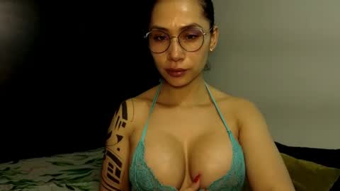 Snapshot of angellaisabella chatting on 09/09/25, 12:37 ANGELA ISABELLA online show from 09/09/25, 12:37