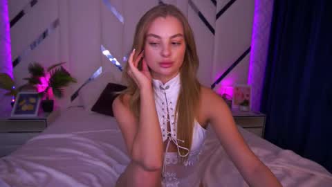 angelleyess online show from 10/17/25, 12:14