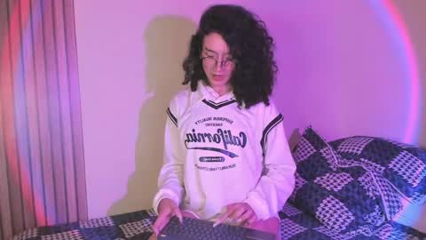Snapshot of angellike_doll chatting on 04/27/26, 02:31 Angellike online show from 04/27/26, 02:31