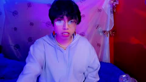 Snapshot of angellonfire chatting on 12/02/24, 04:42 Angel  online show from 12/02/24, 04:42