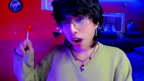 Snapshot of angellonfire chatting on 12/22/24, 04:06 Angel  online show from 12/22/24, 04:06