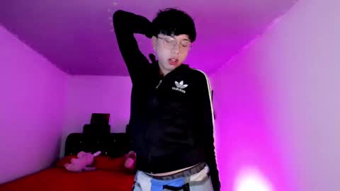 Snapshot of angellonfire chatting on 10/31/25, 12:11 Angel  online show from 10/31/25, 12:11