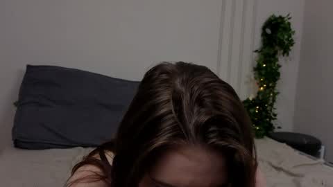 angelluna1 online show from 04/19/26, 06:10