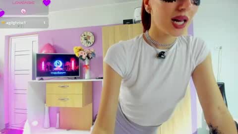 Snapshot of angelly_fox chatting on 07/24/26, 07:01 Angelli online show from 07/24/26, 07:01