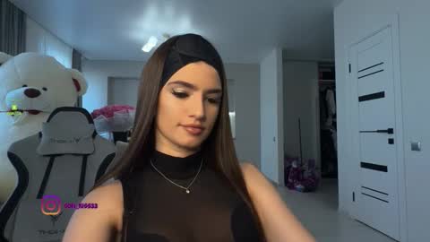 Snapshot of angelmi171 chatting on 10/18/25, 01:23 angelmi171 online show from 10/18/25, 01:23