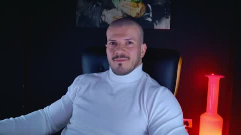 Snapshot of angeloeric chatting on 12/09/24, 06:25 BlackWolf online show from 12/09/24, 06:25