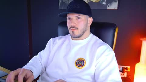 Snapshot of angeloeric chatting on 01/17/25, 08:34 BlackWolf online show from 01/17/25, 08:34