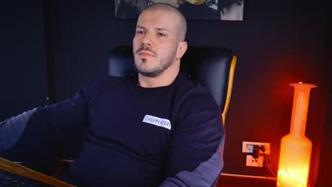 Snapshot of angeloeric chatting on 02/14/25, 02:33 BlackWolf online show from 02/14/25, 02:33