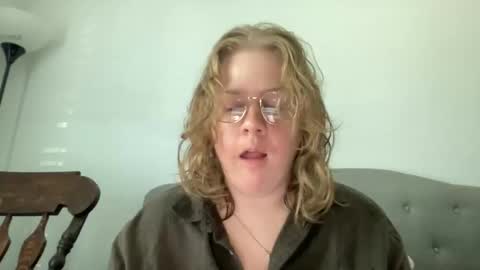 Snapshot of angeloflight273360 chatting on 02/23/26, 03:31 Angel of Light online show from 02/23/26, 03:31