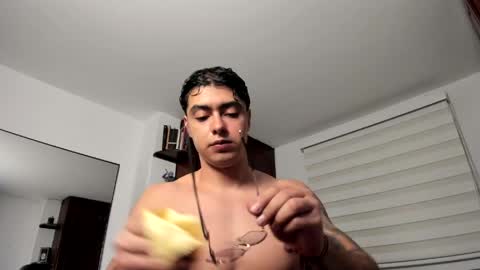 Snapshot of angelovfitnessxv chatting on 05/25/26, 04:18 angelov online show from 05/25/26, 04:18