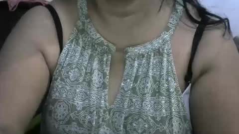 Snapshot of angelpriya555 chatting on 09/29/25, 08:13 angelpriya555 online show from 09/29/25, 08:13