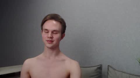 Snapshot of angelraaay chatting on 01/23/25, 03:22 Angel online show from 01/23/25, 03:22