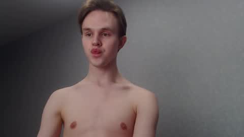 Snapshot of angelraaay chatting on 01/25/25, 12:05 Angel online show from 01/25/25, 12:05