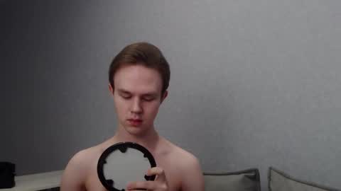 Snapshot of angelraaay chatting on 02/02/25, 09:40 Angel online show from 02/02/25, 09:40