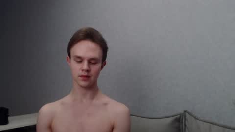 Snapshot of angelraaay chatting on 02/02/25, 04:11 Angel online show from 02/02/25, 04:11