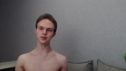 Snapshot of angelraaay chatting on 02/05/25, 12:17 Angel online show from 02/05/25, 12:17