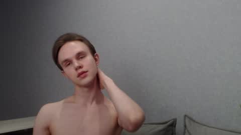 Snapshot of angelraaay chatting on 02/09/25, 12:30 Angel online show from 02/09/25, 12:30