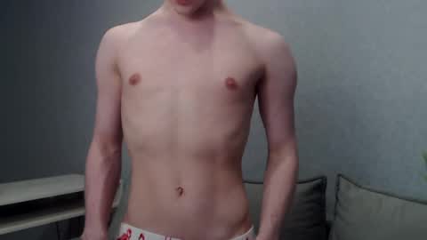 Snapshot of angelraaay chatting on 02/10/25, 06:35 Angel online show from 02/10/25, 06:35