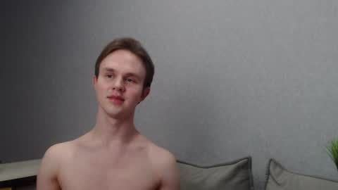 Snapshot of angelraaay chatting on 02/18/25, 04:16 Angel online show from 02/18/25, 04:16