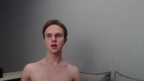 Snapshot of angelraaay chatting on 02/19/25, 03:38 Angel online show from 02/19/25, 03:38