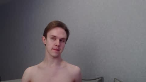 Snapshot of angelraaay chatting on 02/20/25, 08:39 Angel online show from 02/20/25, 08:39