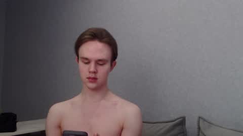 Snapshot of angelraaay chatting on 03/05/25, 09:27 Angel online show from 03/05/25, 09:27